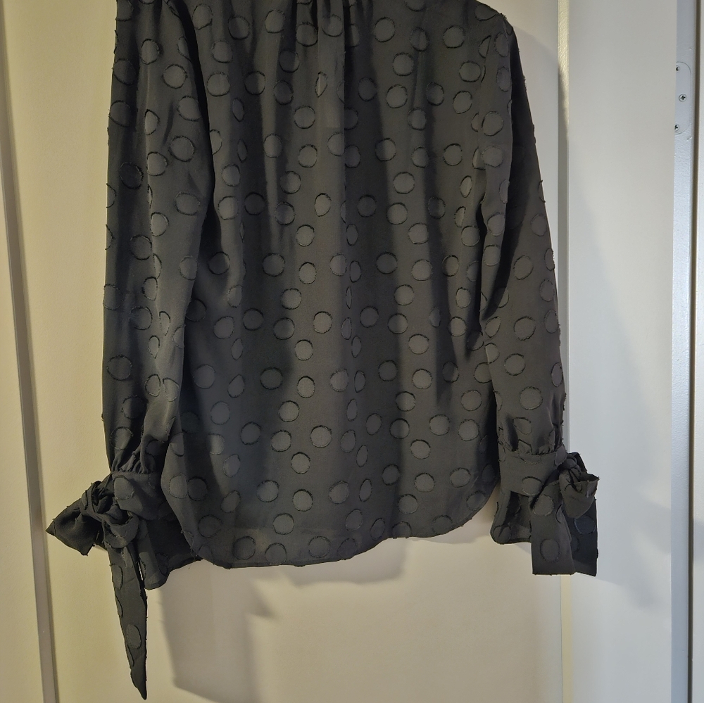 Ann Taylor Black Relaxed Blouse with Tie Front and Long Sleeves - Picture 4 of 5
